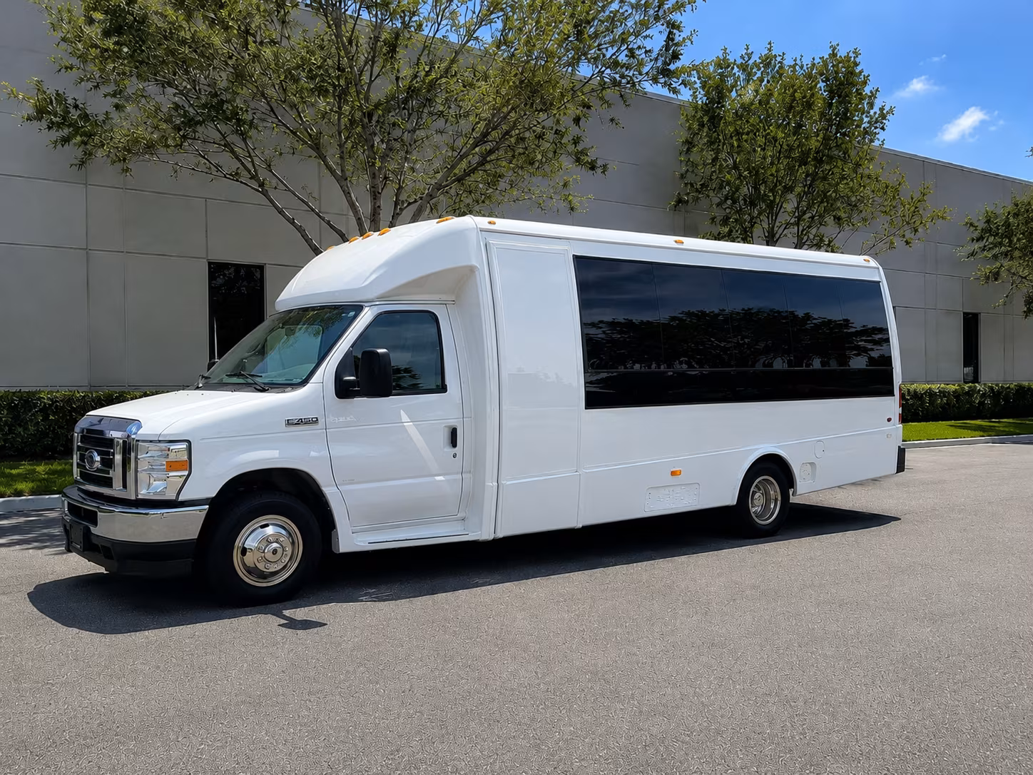 employee shuttle buses for waltham s route 128 tech corridor